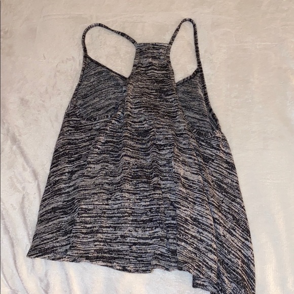 Flowy Tank - Picture 4 of 4